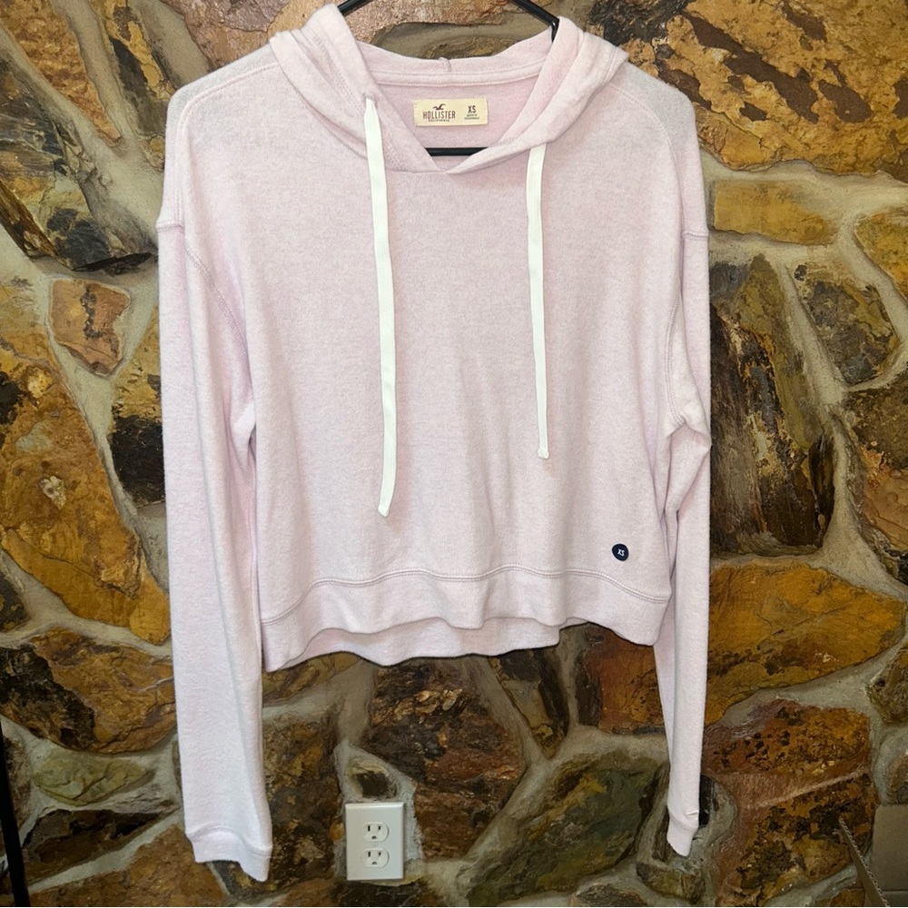 Hollister super soft light pink cropped hoodie sc XS